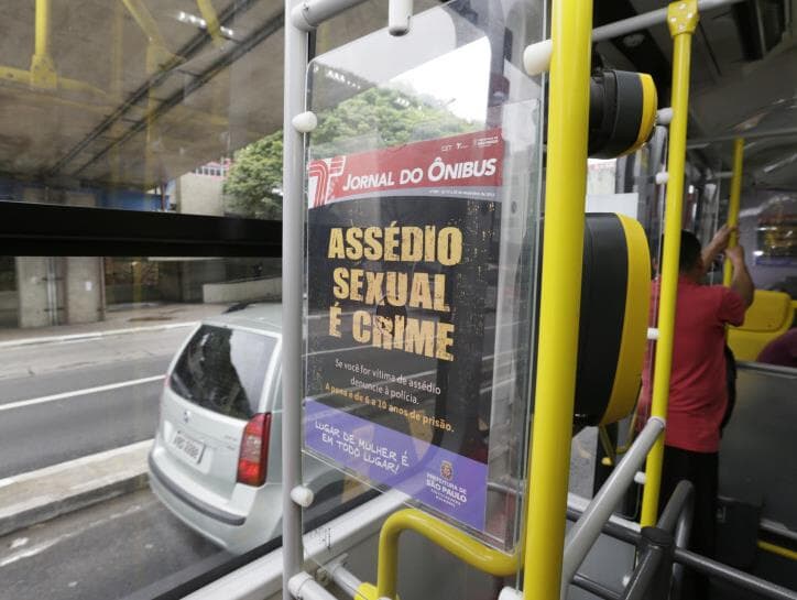 Senadores aprovam até seis anos de prisão para molestação sexual em transporte público