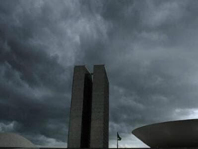 Cúpula do Congresso prevê melhora na economia, mas chance remota de crise política diminuir