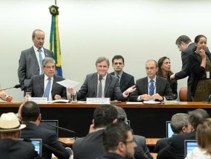 Comissão de Orçamento aprova alteração da meta fiscal com rombo de R$ 159 bilhões