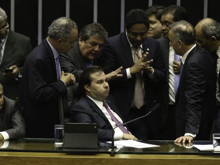 Congresso decide financiamento público eleitoral e mudança na eleição de vereadores e deputados