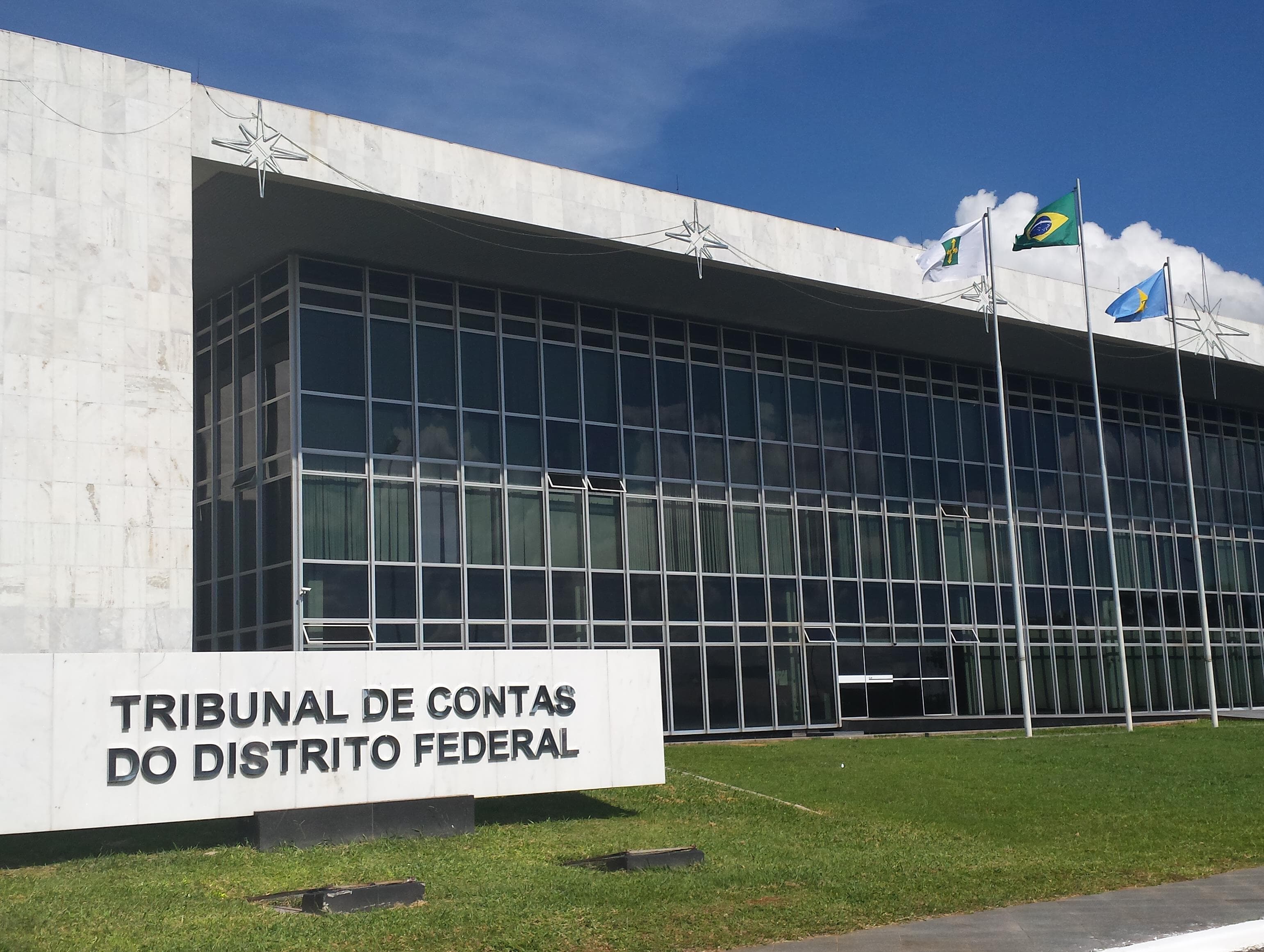 Ministério Público cobra devolução de auxílio-moradia pago a integrantes do Tribunal de Contas do DF