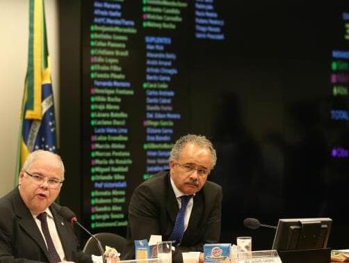 Comissão da Reforma Política suspende reunião sem votar texto-base