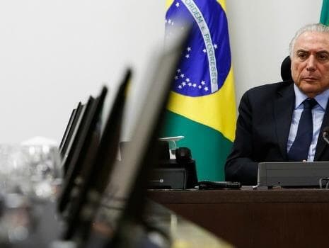 Sob pressão e à espera da votação da denúncia, Temer reduz tributo do etanol em oito centavos/litro