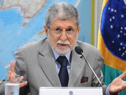 Celso Amorim: troca de favores entre Planalto e Congresso "é quase sexo explícito"