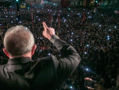 Manifestantes fazem ato de apoio a Lula e contra Temer em capitais brasileiras