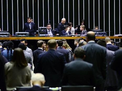 Câmara aprova prioridade para cidades médias em medida que incentiva construção de cinemas