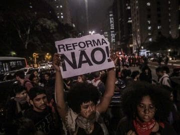 Não às "reformas"