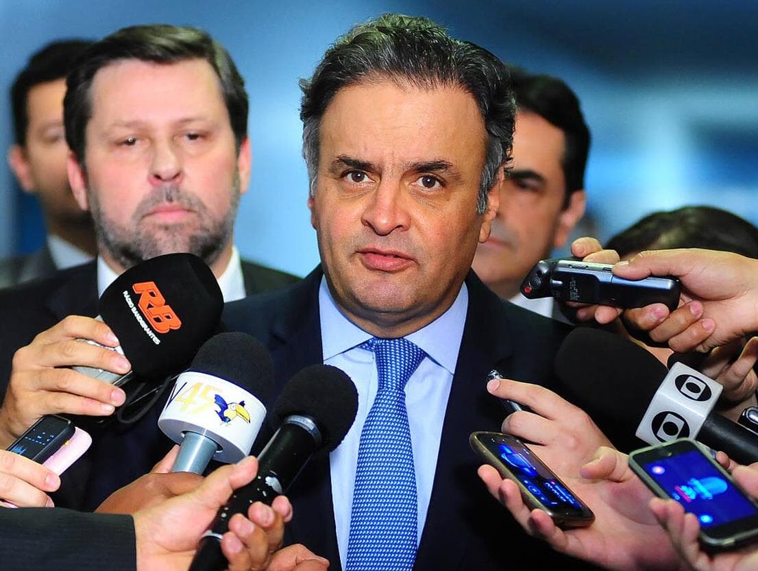 Situação delicada de Aécio e desgaste eleitoral deixam PSDB em cima do muro sobre apoio a Temer