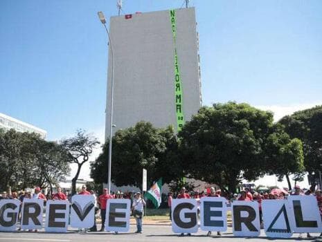 Centrais sindicais voltam a pedir saída de Temer e anunciam data de nova greve geral em todo o país