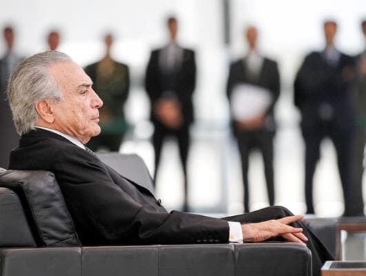 Partidos governistas buscam um presidente para substituir Michel Temer