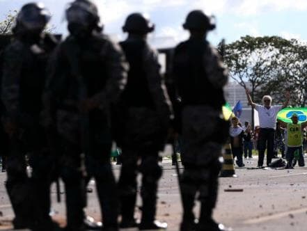 Forças Armadas em protestos: PT e PSOL comparam decreto de Temer aos anos de chumbo