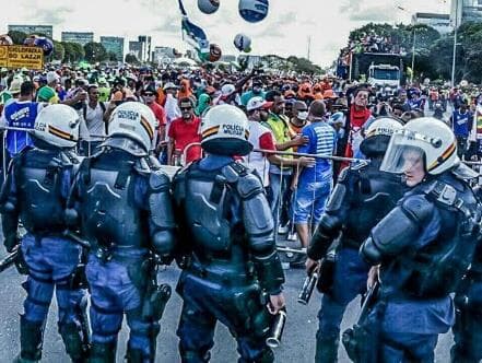 #OcupaBrasília termina com feridos, prédios depredados e capital sitiada pelas Forças Armadas