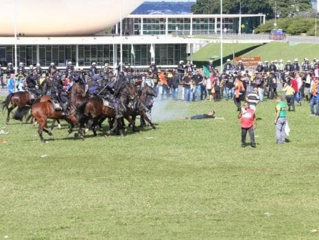 Veja as imagens da manifestação em Brasília