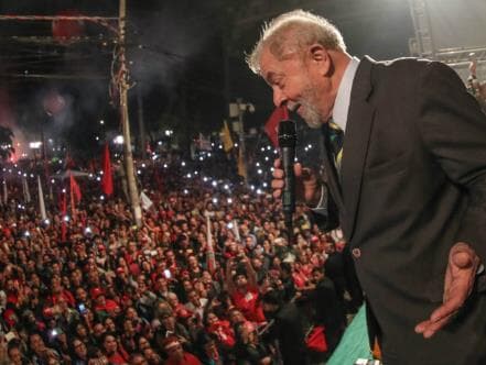 "Estou vivo e me preparando para voltar", diz Lula a militantes; veja a íntegra do discurso