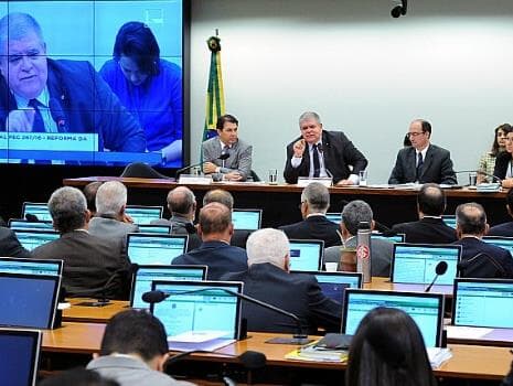 Reforma da Previdência: governo vence primeira batalha com apenas uma alteração no texto do relator