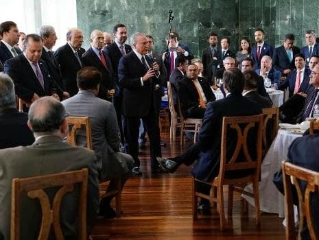 Temer vai trocar deputados em comissão especial para aprovar reforma da Previdência