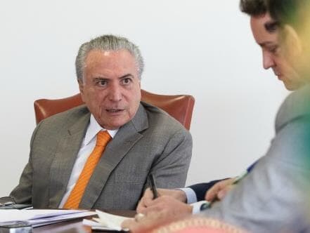 Temer comemora e agradece aliados após aprovação da reforma trabalhista