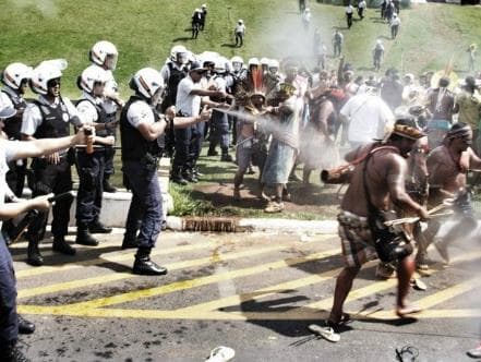 Paulinho Paiakã diz que ação da polícia contra protesto parecia "guerra" contra os índios