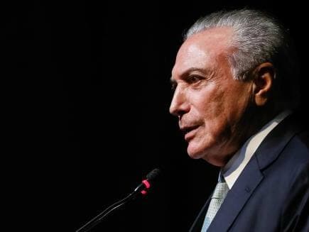 Sem citar Lava Jato, Temer diz que governo não pode parar e sanciona leis que beneficiam mulheres