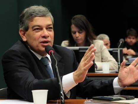 Deputado propõe que parte do Imposto de Renda financie eleições