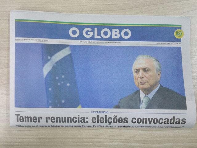 Falsa edição de O Globo circula por São Paulo com manchete de renúncia de Temer