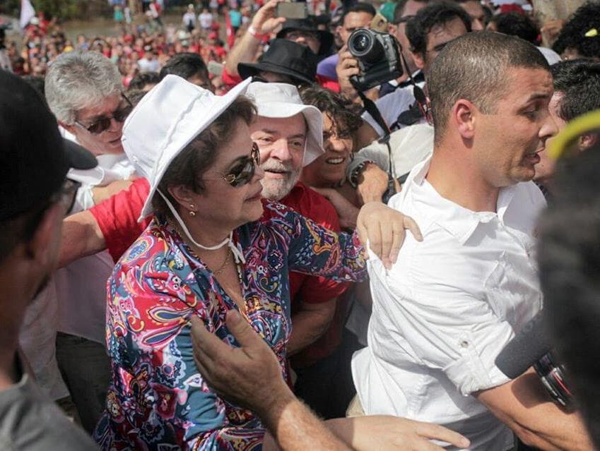 Lula e Dilma participam de inauguração simbólica da transposição do São Francisco no sertão da Paraíba