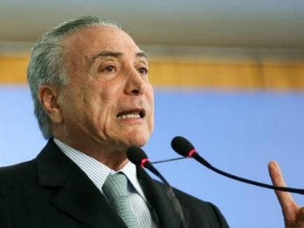 Temer diz que quem reclama da reforma da Previdência ganha "acima do teto"