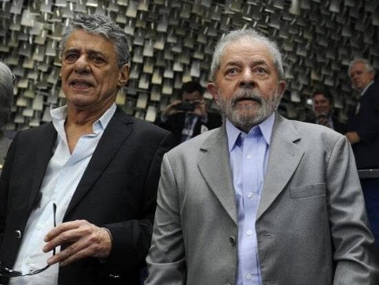 Chico Buarque e outros 400 intelectuais pedem a Lula que lance candidatura imediatamente