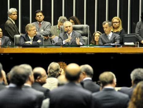 Como presidente da Câmara, Temer defendeu redução da jornada de trabalho