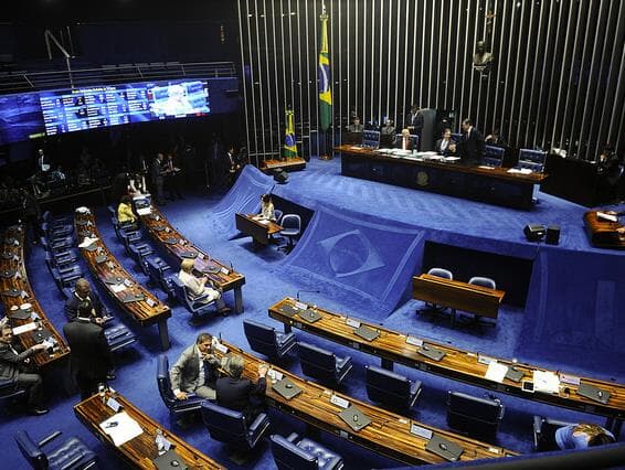 Senado aprova projeto que acelera liberação de pesquisas clínicas