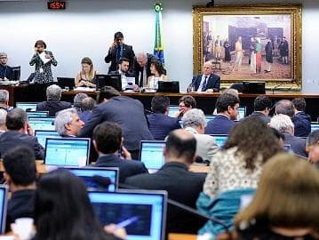 CCJ fecha acordo e vai votar hoje reforma da Previdência