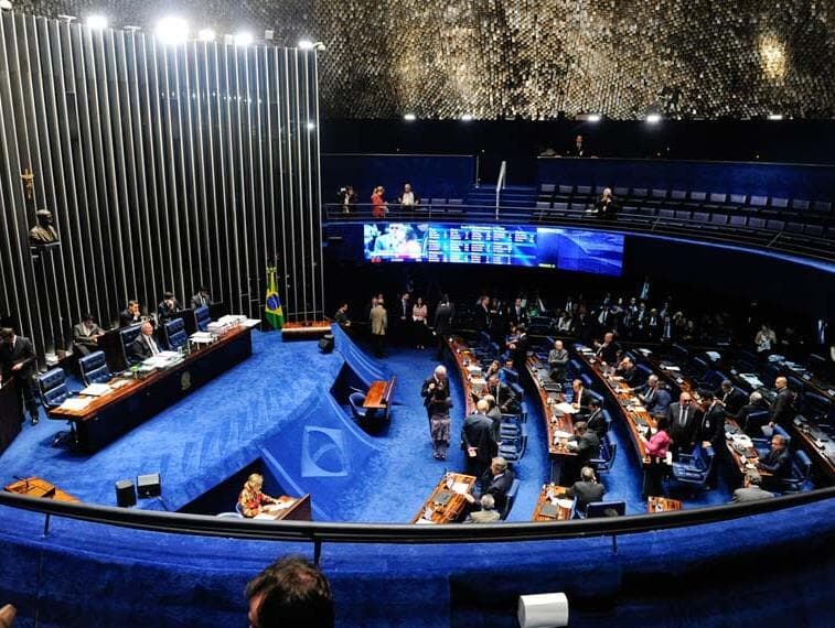 Senado aprova projeto que a altera a Lei de Licitações