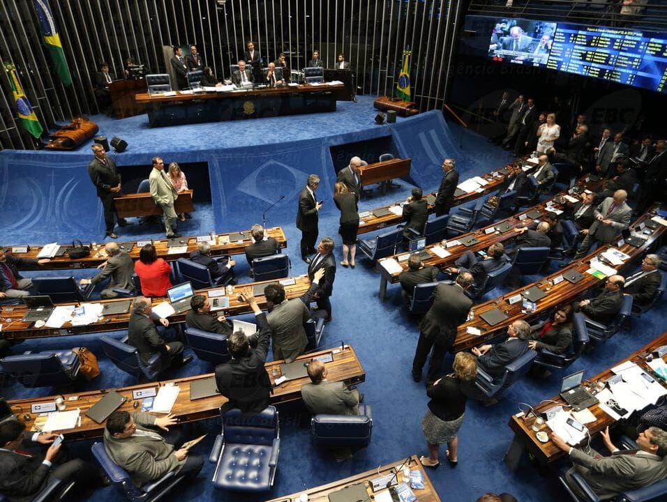 Ao vivo: acompanhe a sessão plenária do Senado que discute agora a PEC do Teto de Gastos