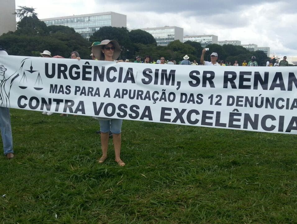 Em nota, Renan Calheiros afirma que Senado continua "permeável às demandas sociais"