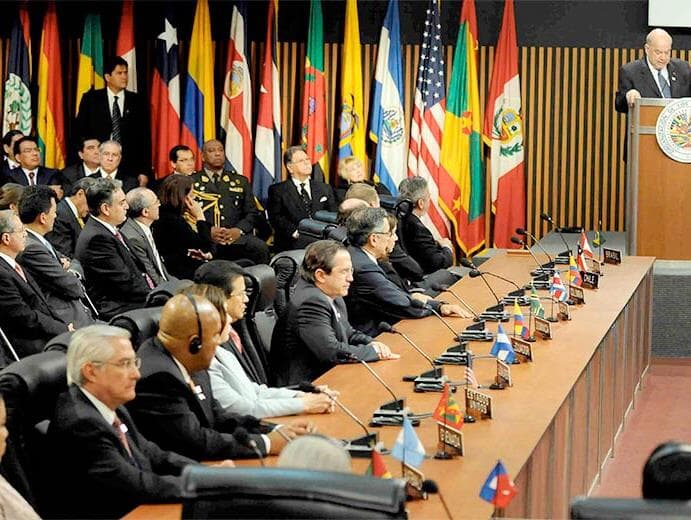 Organizações de direitos humanos entregam documento à OEA contra a PEC do limite de gastos