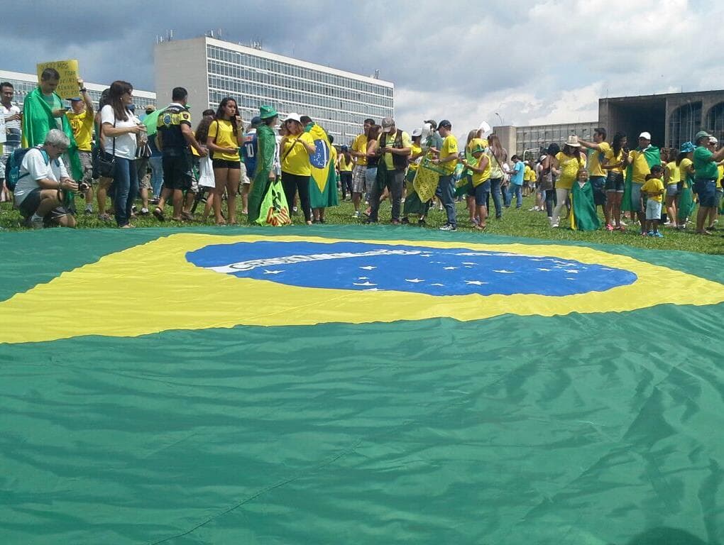 Saída de Renan Calheiros é maior reivindicação de manifestantes em Brasília