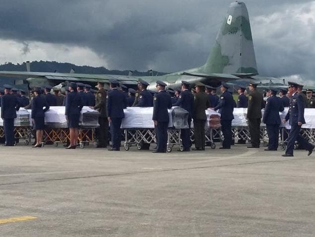 Pai de jogador do Chapecoense rejeita ir a aeroporto cumprimentar Temer