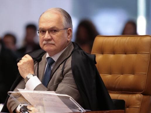 Fachin vota a favor do recebimento de denúncia contra Renan