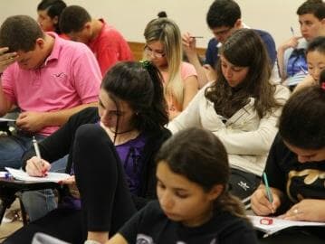 Ensino médio, formação profissional e a crise dos estados