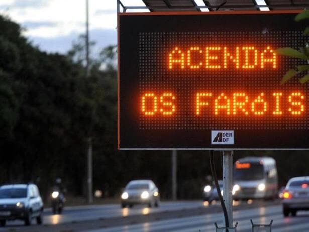 Lei do Farol Baixo é novamente suspensa no DF