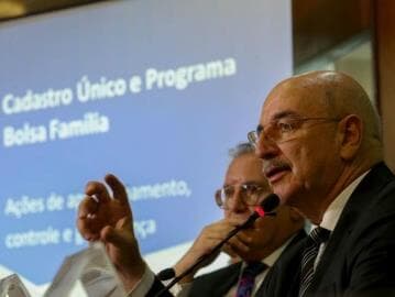 Governo cancela 469 mil benefícios do Bolsa Família e bloqueia 667 mil