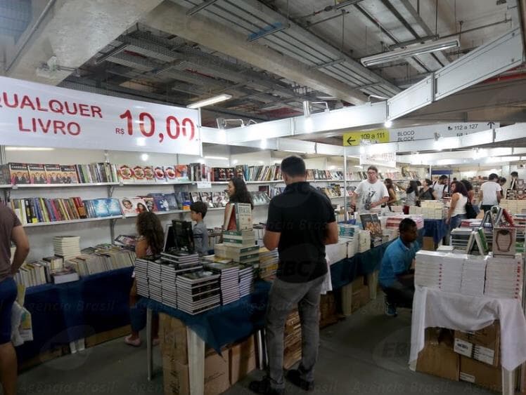 Bienal do Livro Brasília começou hoje com atrações para todos os públicos