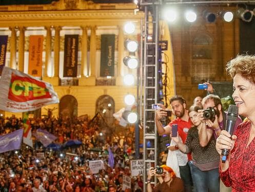 Votação de Dilma é marcada por tumulto em Porto Alegre