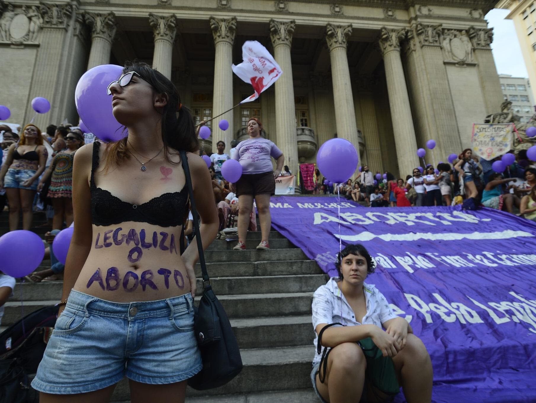 #PrecisamosFalarSobreAborto: debates mobilizam as redes sociais