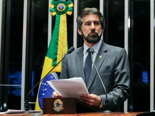 Senador Valdir Raupp é denunciado por corrupção e lavagem de dinheiro na Operação Lava Jato