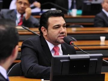 STF decide investigar denúncia de estudante contra deputado Marco Feliciano