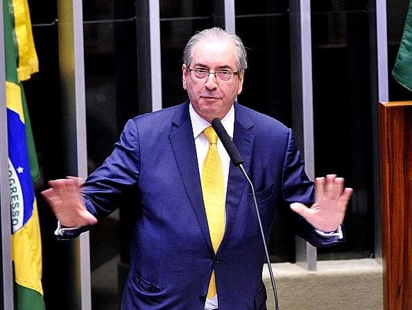 Defesa apresenta recurso e pede suspensão da cassação de Cunha