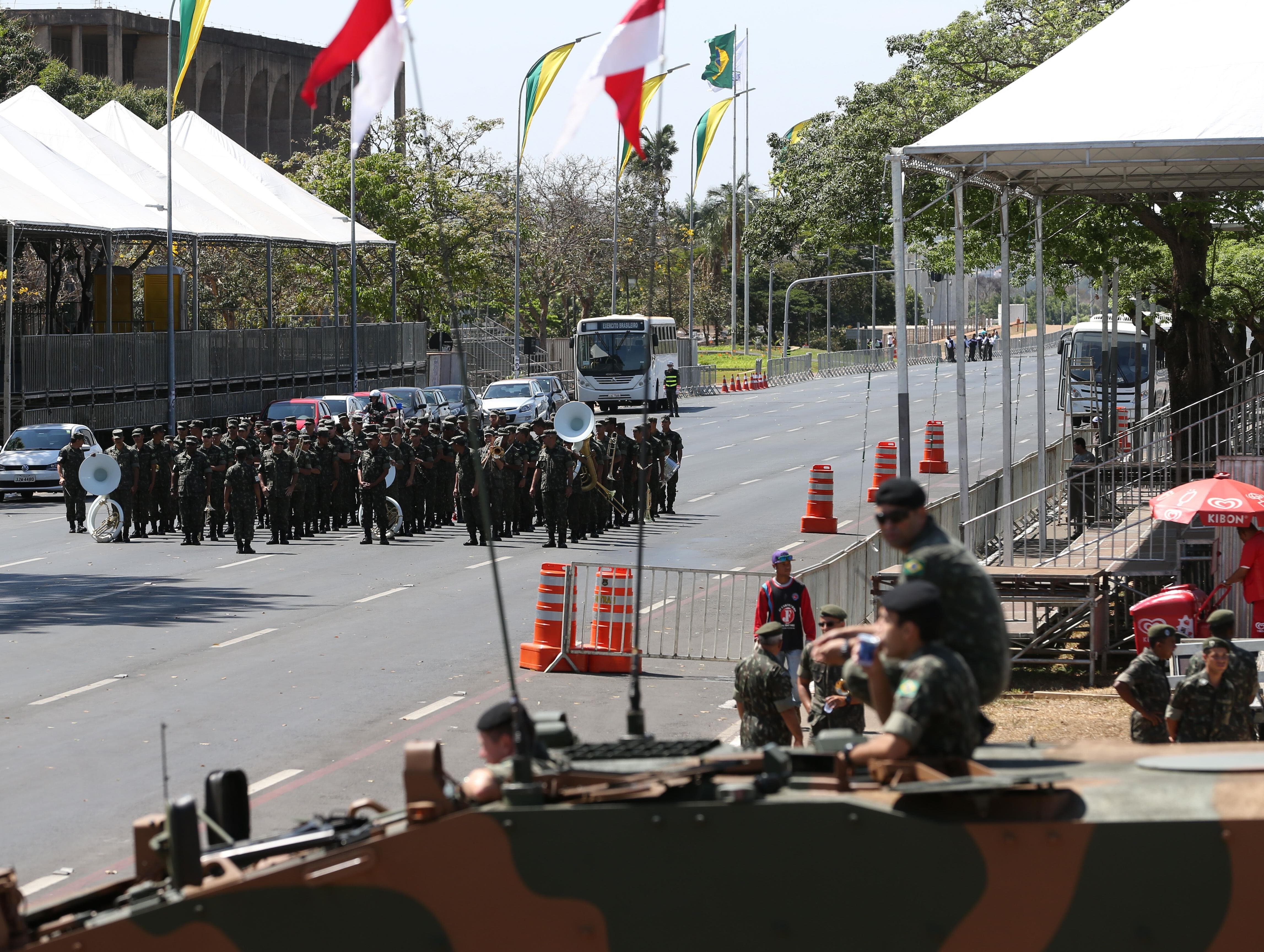 Gasto com desfile militar sobe para R$ 1,1 milhão