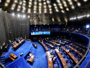 Impeachment: etapa de testemunhas termina após 12 horas de sessão; Dilma falará na 2ª