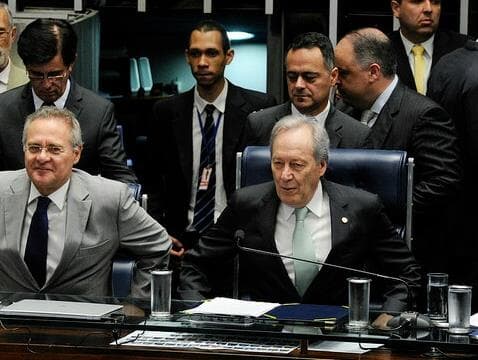 Réus, cassados e até condenado viram "juízes" no impeachment de Dilma